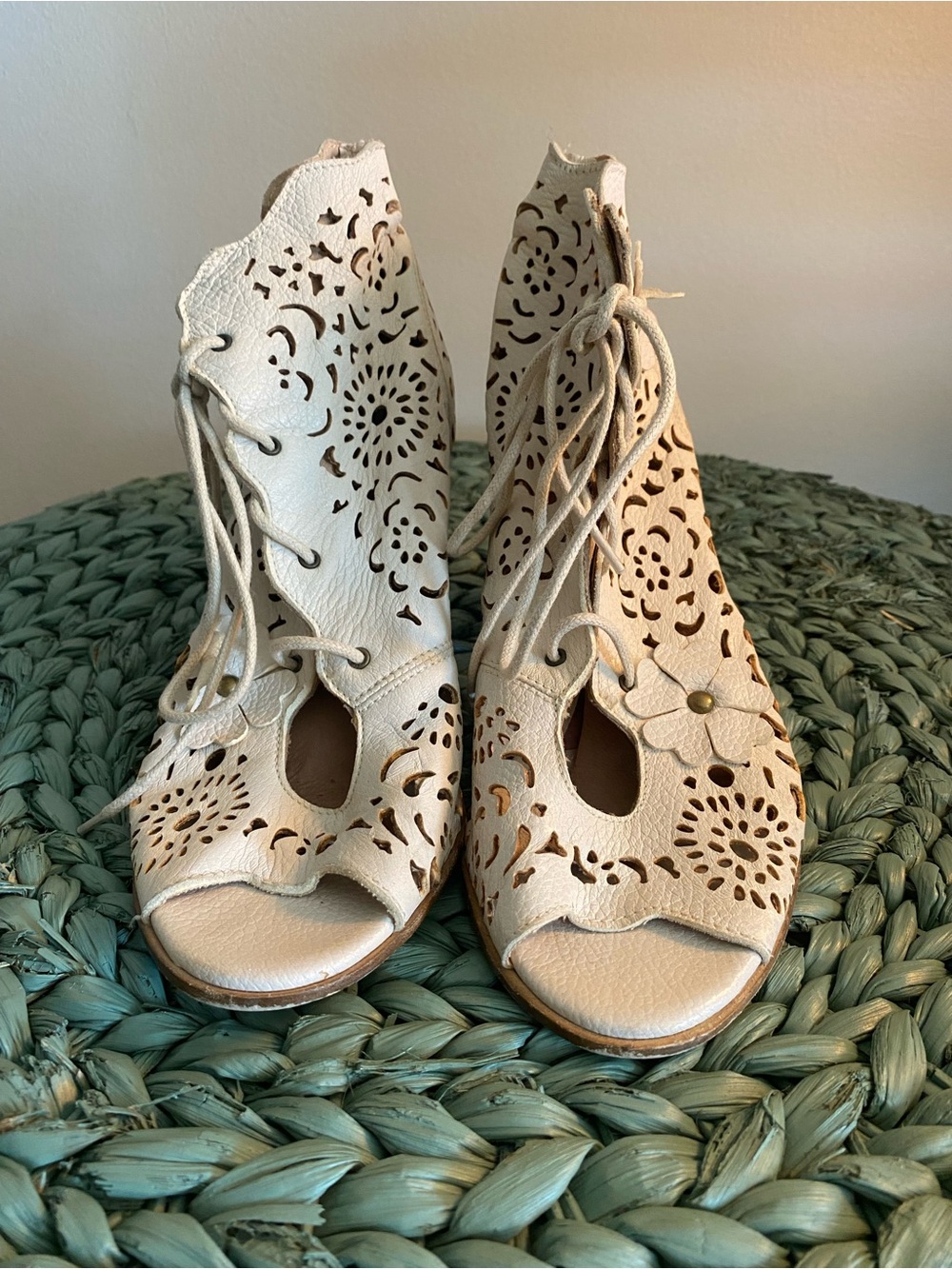 Women's Lace-Up Cutout Peep Toe Sandals - Cream
